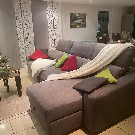 De La Vallee Apartment *