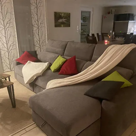 De La Vallee Apartment *
