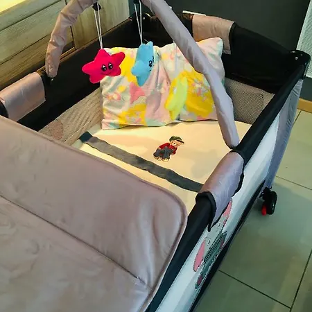 De La Vallee Apartment *