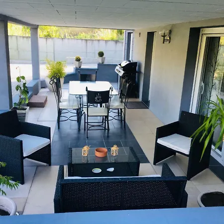 Apartament De La Vallee *